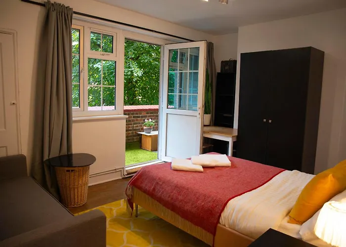 Cosy 3B Apartment In The City