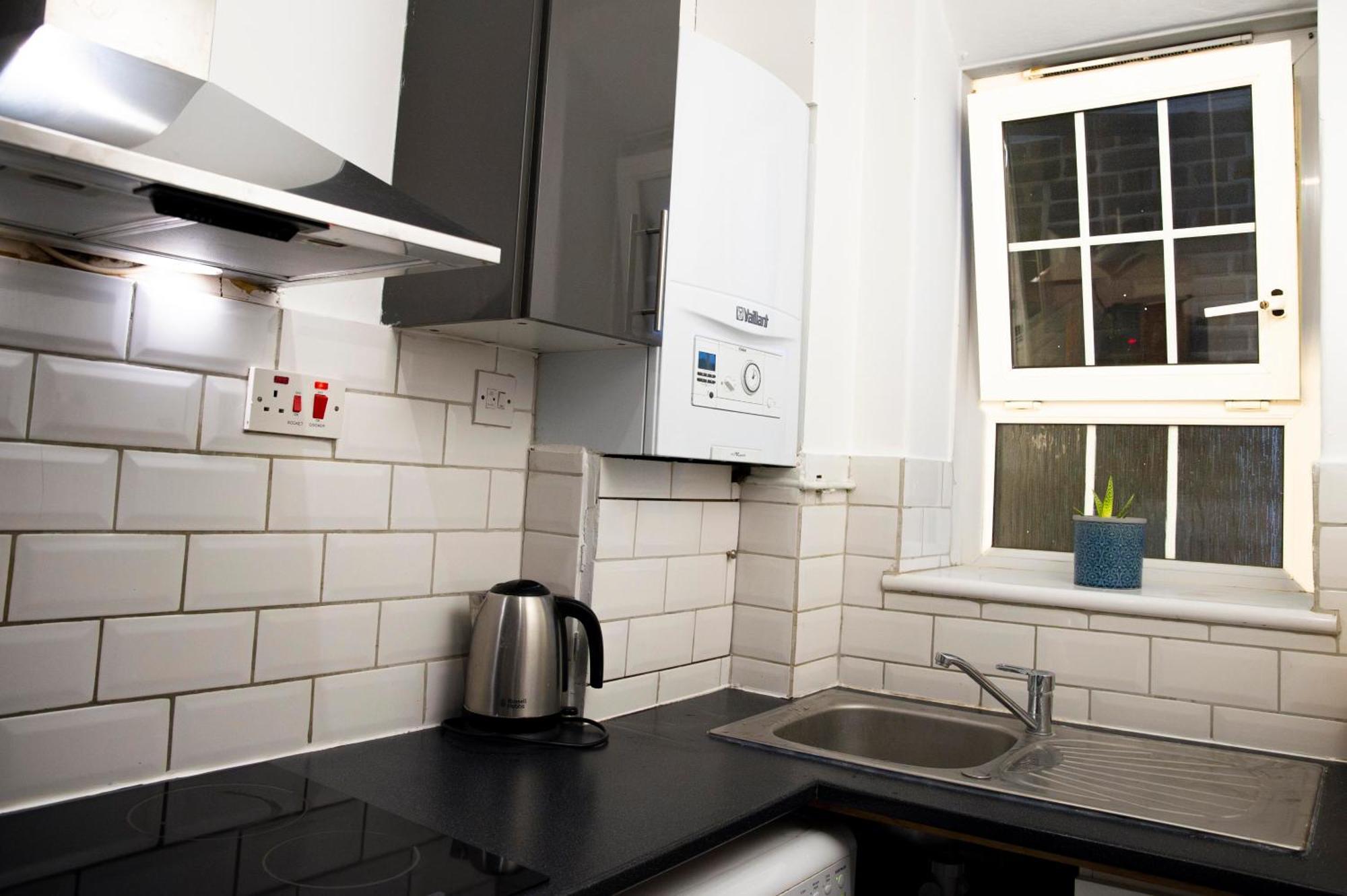 Cosy 3b In The Apartment *